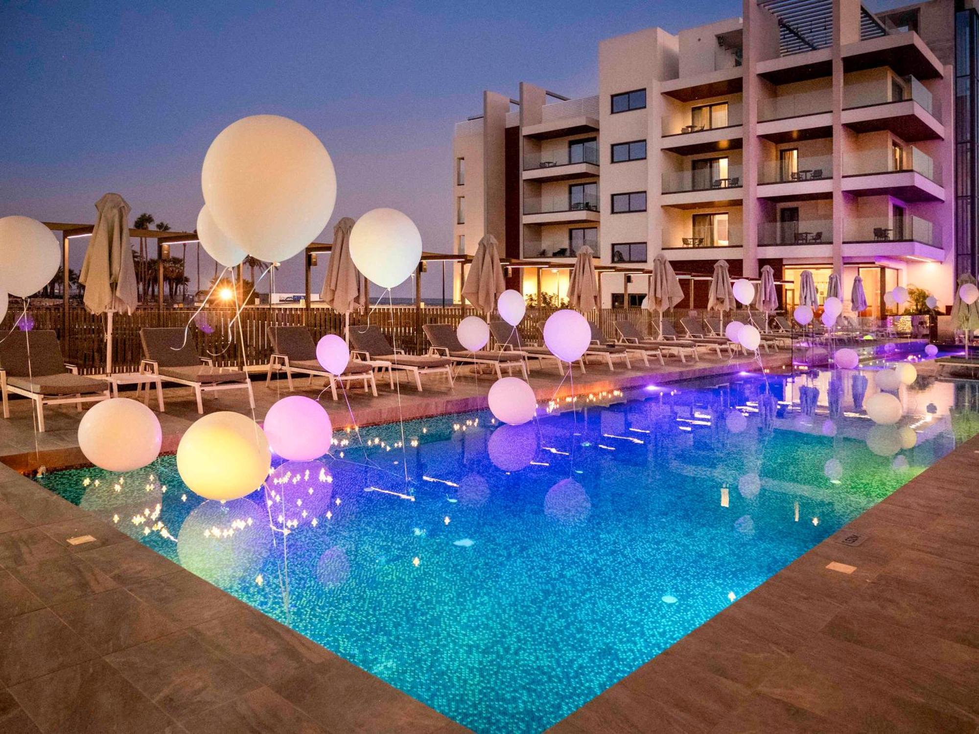 Mercure Larnaca Beach Resort المظهر الخارجي الصورة