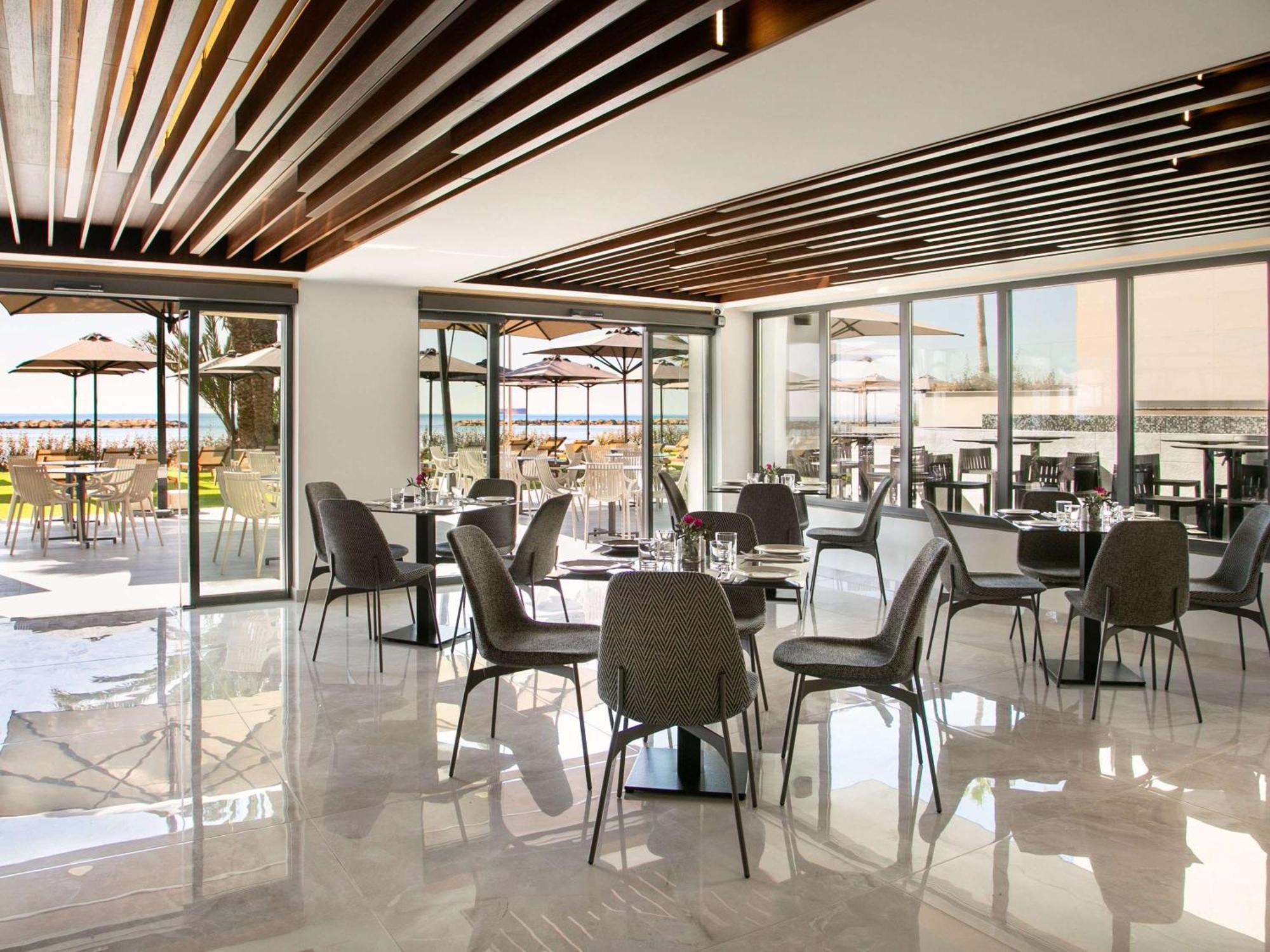 Mercure Larnaca Beach Resort المظهر الخارجي الصورة