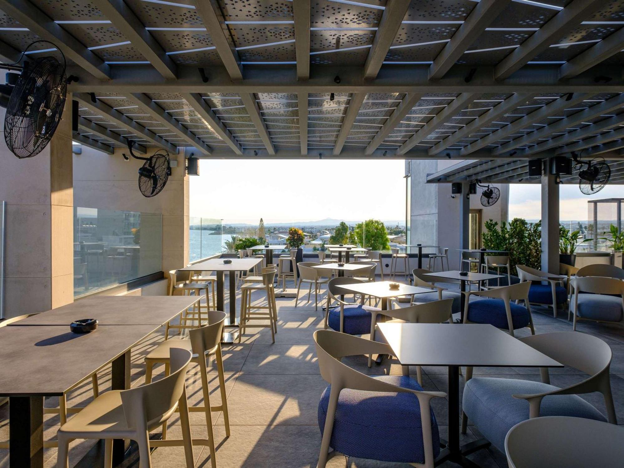 Mercure Larnaca Beach Resort المظهر الخارجي الصورة